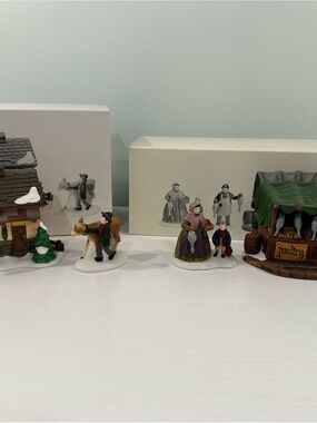 Department 56 Childe Pond & Skaters, Christmas Pudding Costermonger